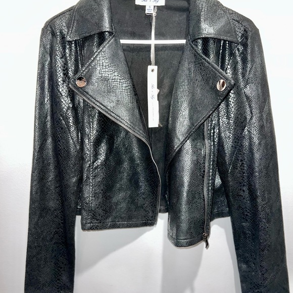 Leather Jacket - Picture 3 of 4